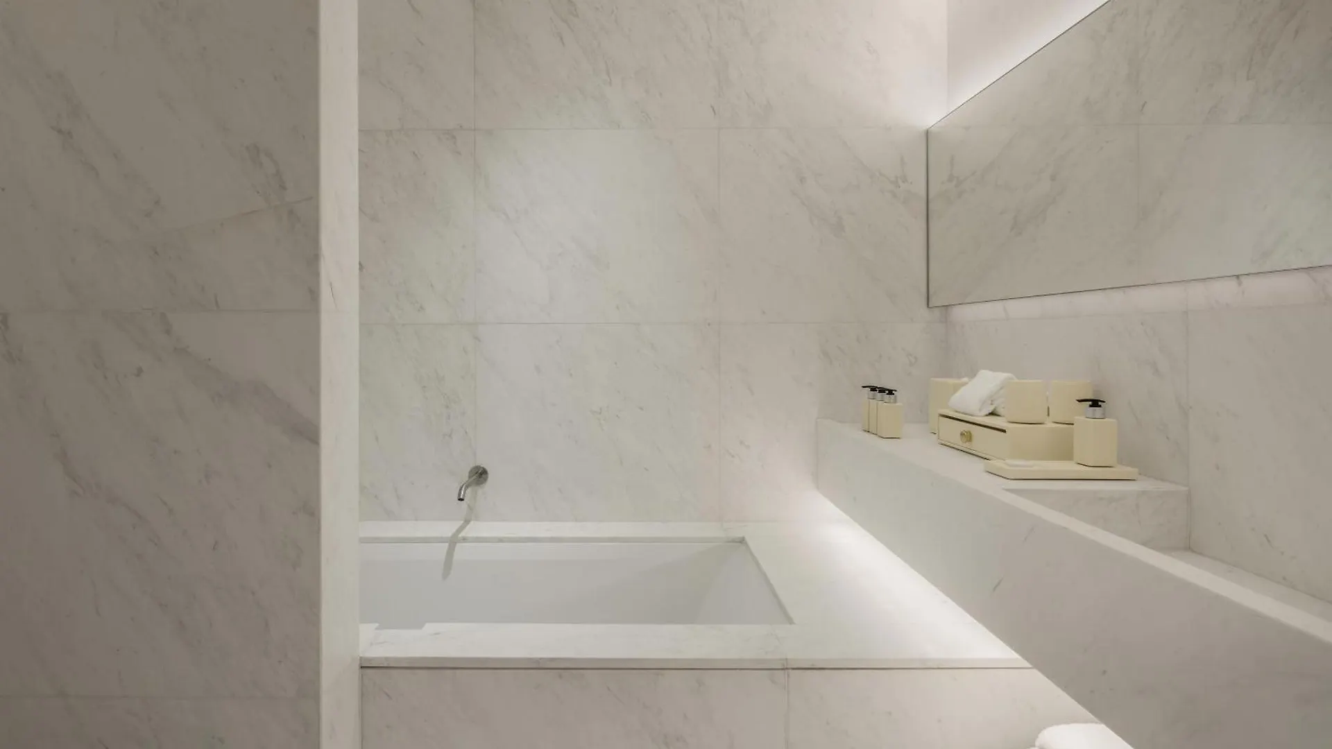 Duxton Reserve Singapore, Autograph Collection